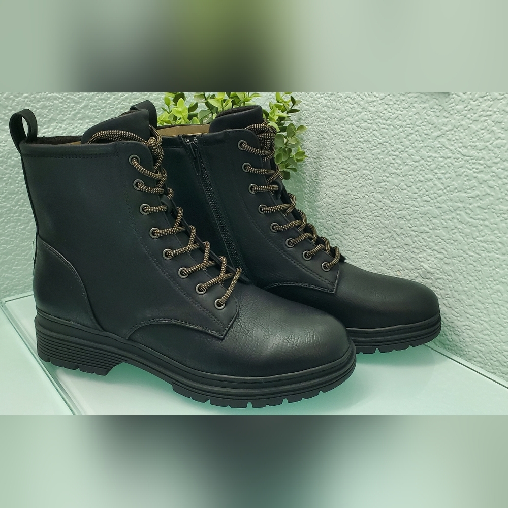 Lauper Combat Boot (Women)B O C BY BØRN Size 9.5